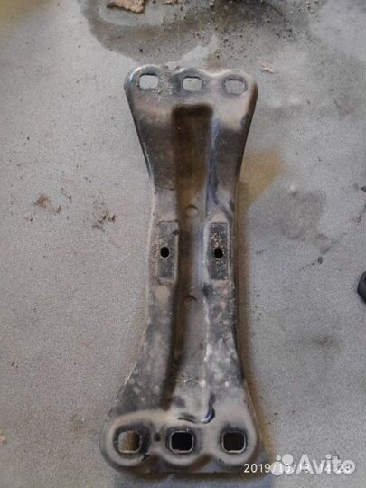 Планка крепления АКПП Mercedes-Benz C-Class W203