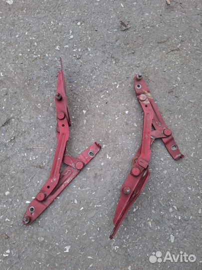 Петли багажника калина