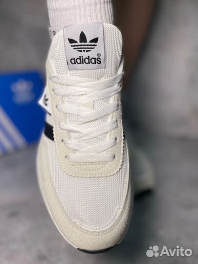 Кроссовки adidas