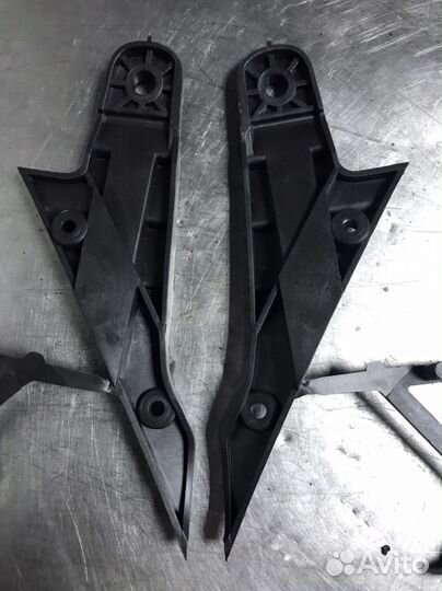 Крепление фары верх/низ Opel Astra H