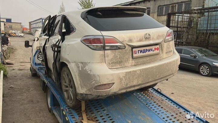 Усилитель пола багажника правый Lexus RX350 (AL10) 58451-48030