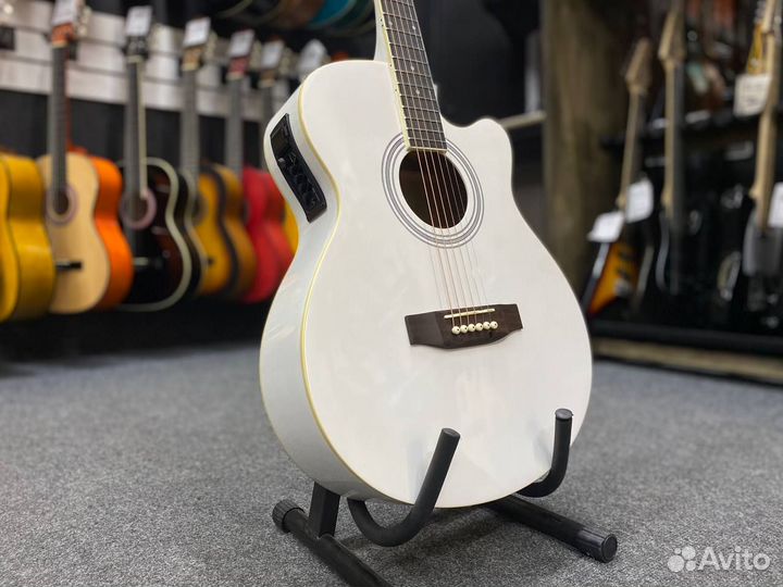 Гитара электроакустическая белая