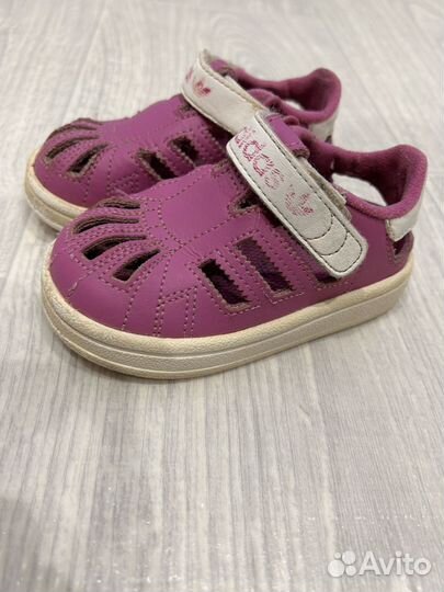Сандалии adidas 20