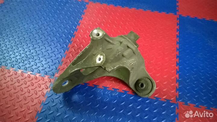 Кулак поворотный задний левый BMW X5 E70