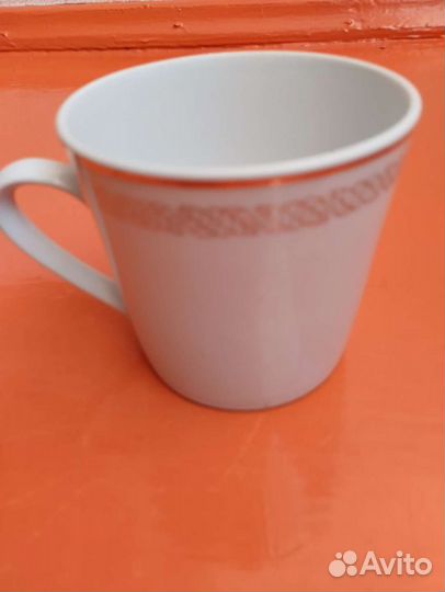 Чашки фарфоровые