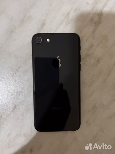 Телефон iPhone 8 64 gb