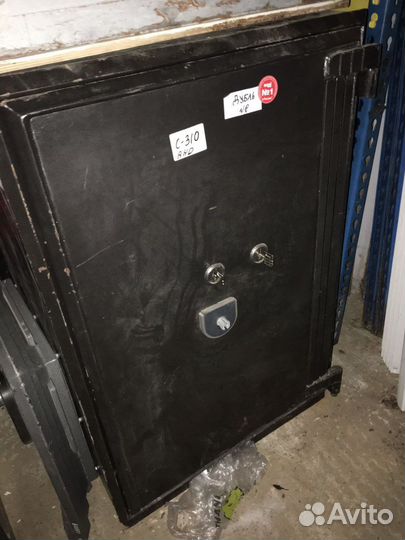 Сейф взломостойкий