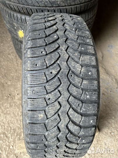 Bridgestone Blizzak Spike-01 205/55 R16