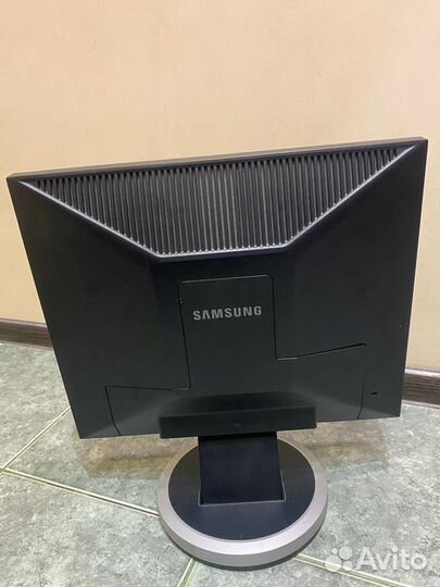 Монитор Samsung SyncMaster 940N