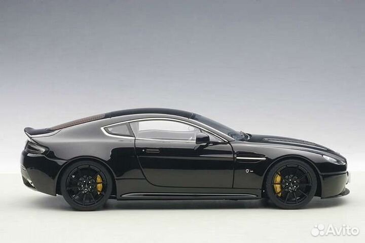 Aston Martin V12 Vantage S 1/18