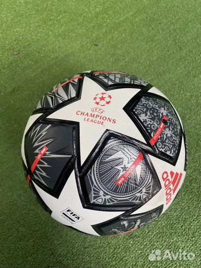Футбольный мяч adidas лига чемпионов