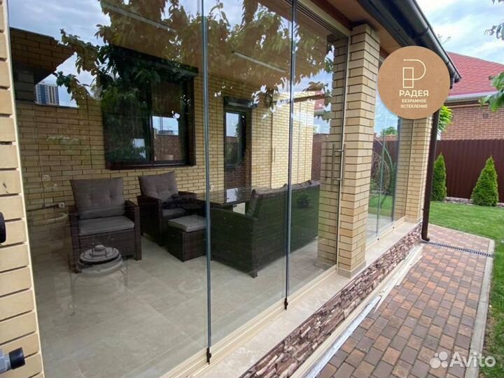 Безрамное остекление веранды