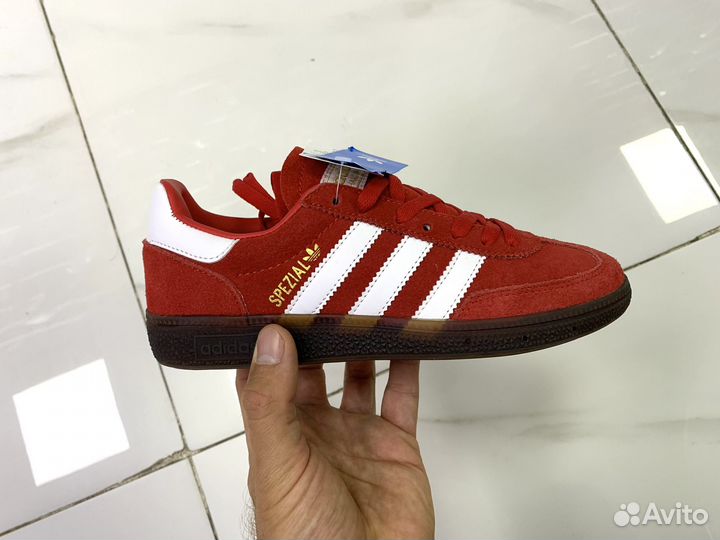 Красные кеды adidas