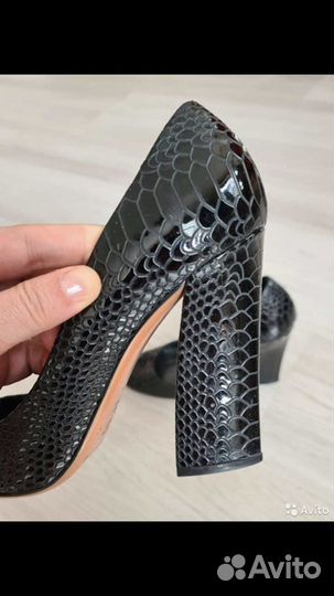 Бомбер ветровка Zara