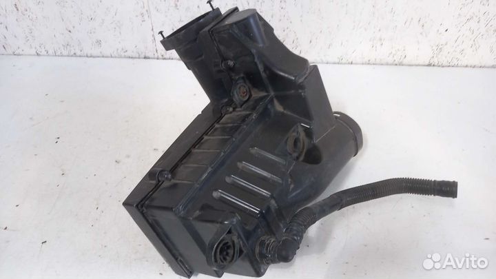 Корпус воздушного фильтра Skoda Octavia A5