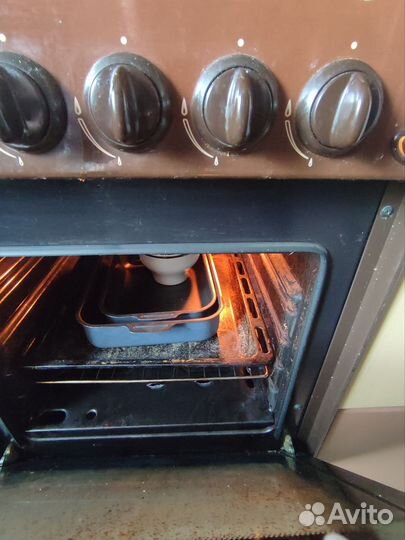 Газовая плита с вытяжкой