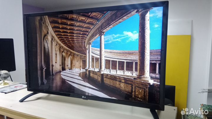 Телевизор SMART tv, WiFi LG 32LM570bpla