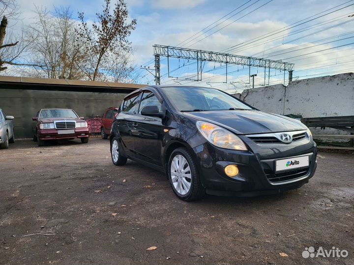 Hyundai i20 1.4 AT, 2011, 200 000 км