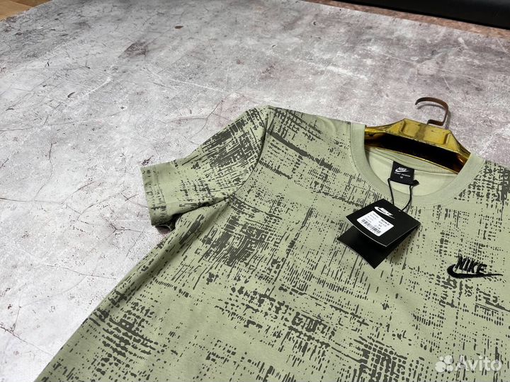 Футболки Nike