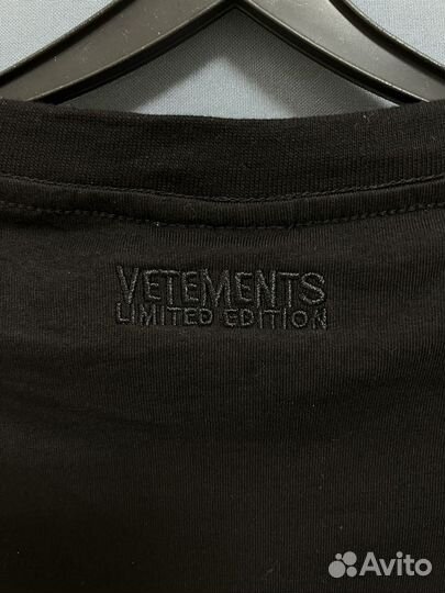 Футболка vetements