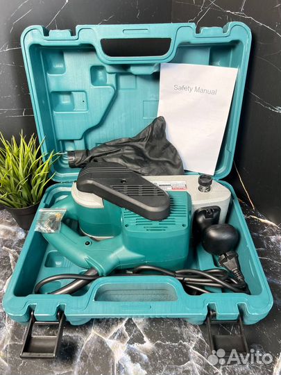 Ленточная шлифмашина Makita