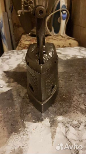 Утюг старинный