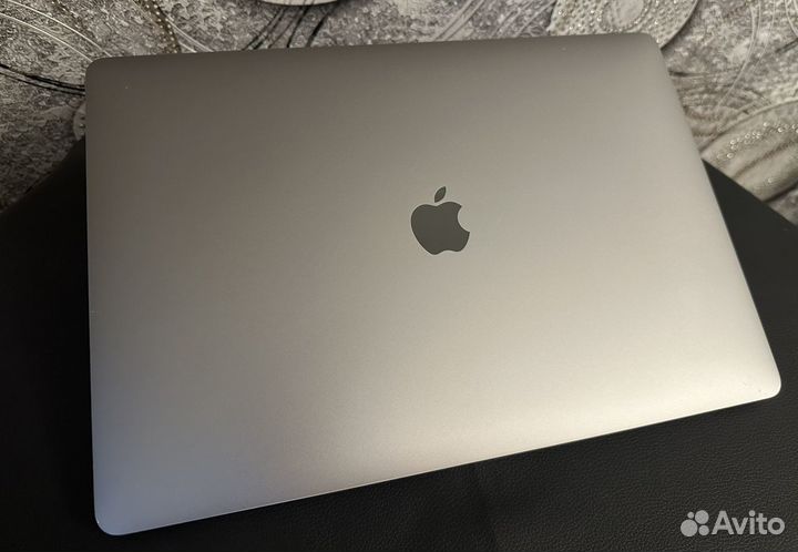 Macbook Pro 15 1TB i9 32GB 2019