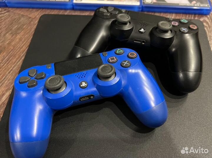Sony PS4 + два геймпада