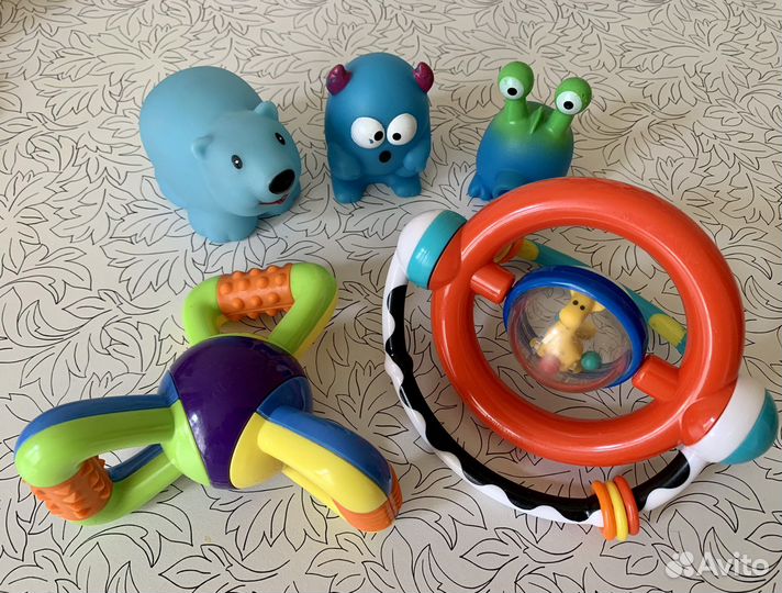 Игрушки детские развивающие пакетом от 0 до 1года