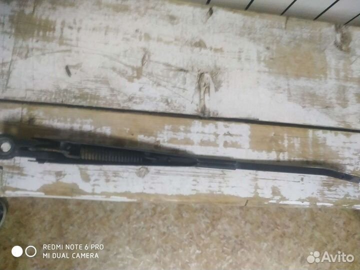 Поводок дворника на ладу