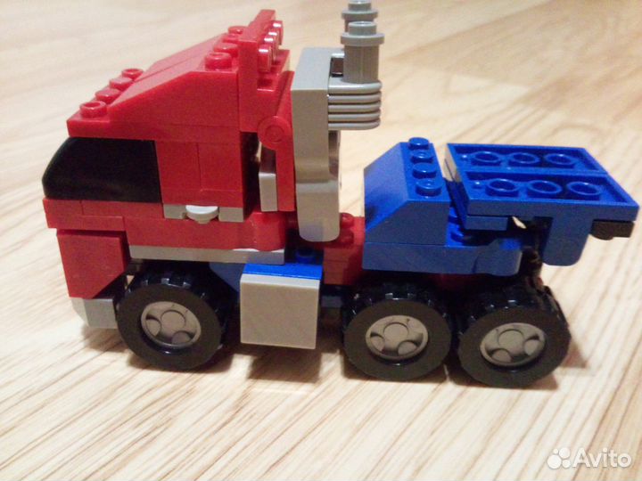 Оптимус прайм конструктор Hasbro