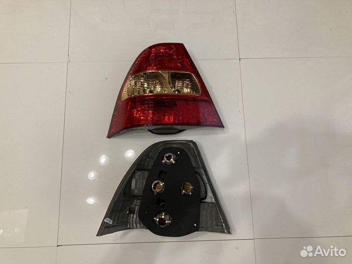 Фонарь задний (1шт) Toyota Corolla 120 (2000-2002)