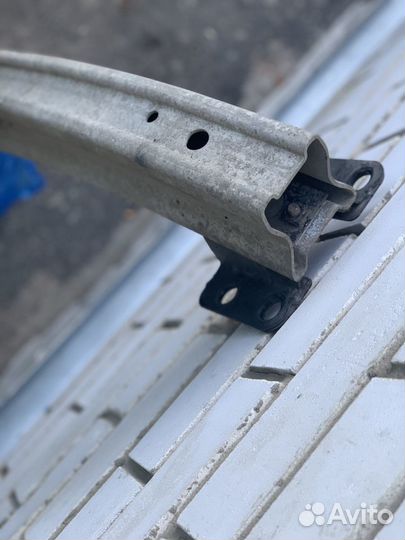 Усилитель заднего бампера Audi Q7