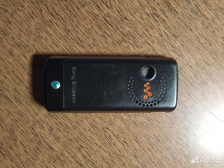 Sony Ericsson W200i walkman