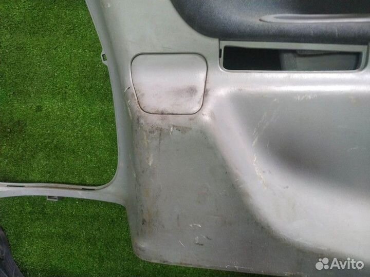 Обшивка двери Toyota Estima