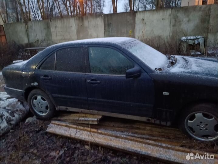 Mercedes-Benz E-класс 2.2 МТ, 1998, 360 000 км
