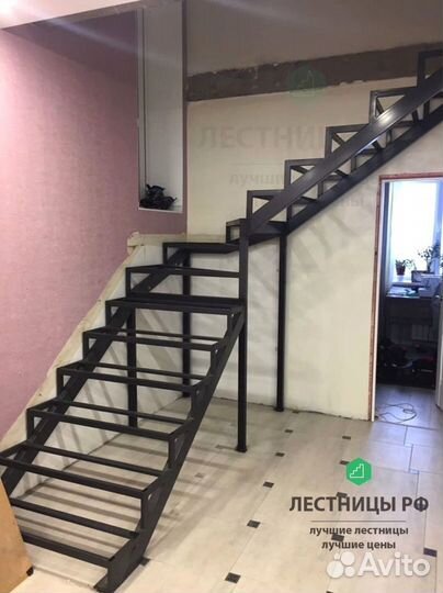 Металлокаркас лестницы