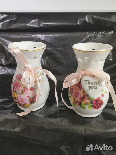 Фарфоровые вазочки, шкатулки, икорница, чайники