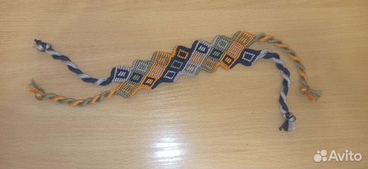 Плетение фенечек