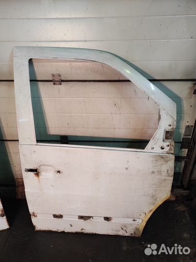 Дверь передняя правая Mercedes-Benz Vito W638