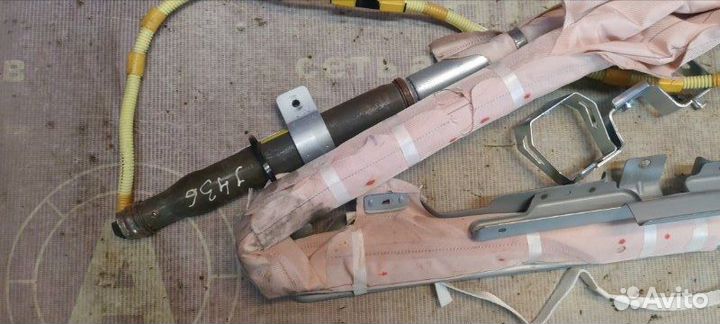 Шторка безопасности правая Citroen C Crosser EP