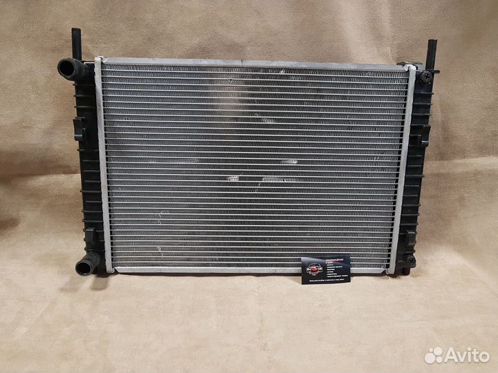 Радиатор охлаждения Ford Fusion/Fiesta 2002-2012
