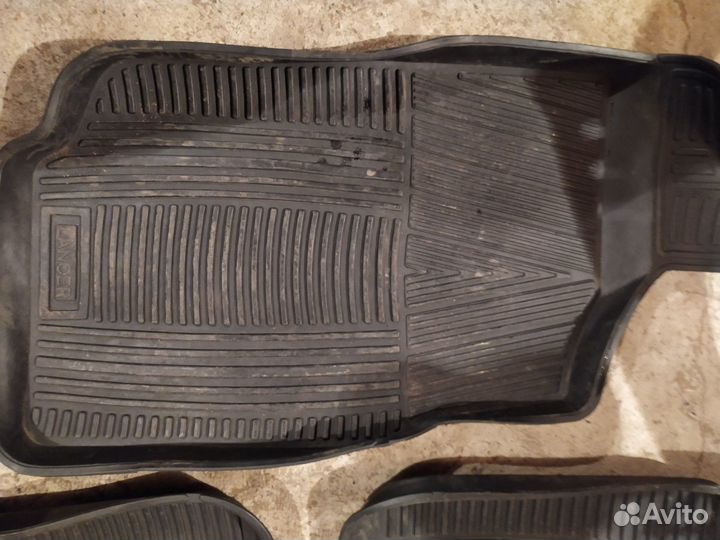 Резиновые коврики на Митцубиси Лансер 9