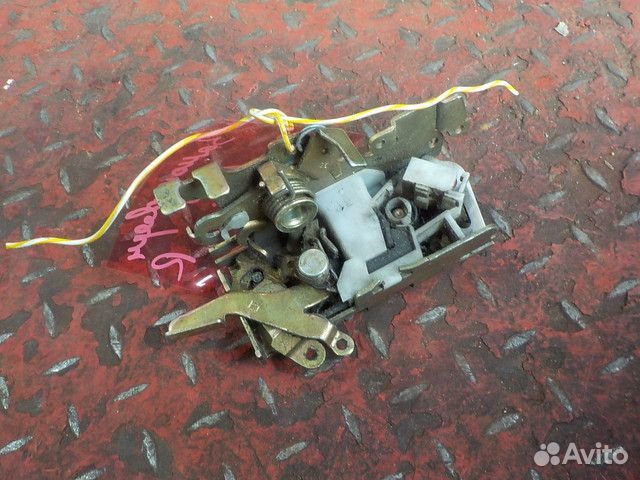 Замок двери Mercedes-Benz Axor Atego 9737200835