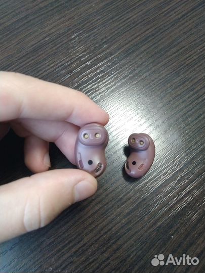 Беспроводные наушники samsung galaxy buds live