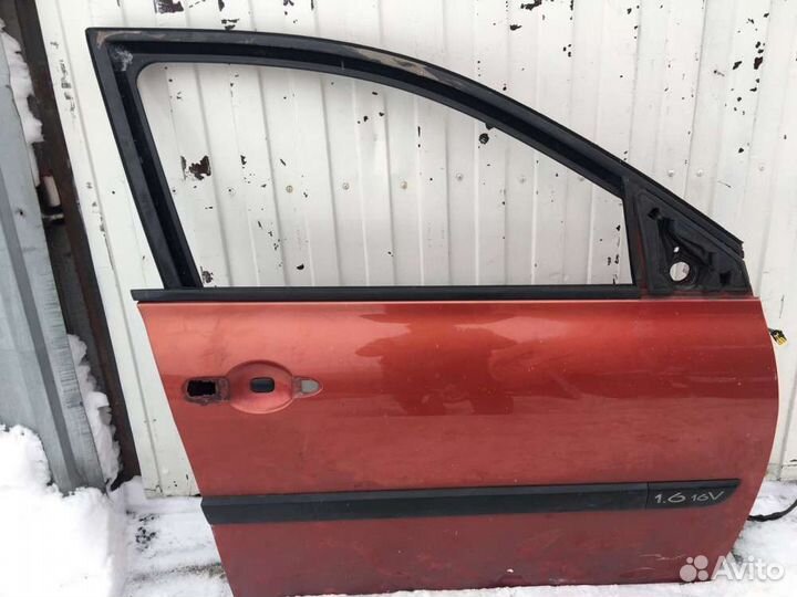 Дверь перед/право на Renault Megane II