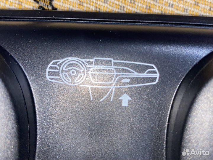 Вставка подстаканника Bmw F30