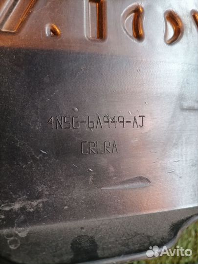 Декоративная крышка двс 4N5G-6A949-AJ Volvo S40 MH