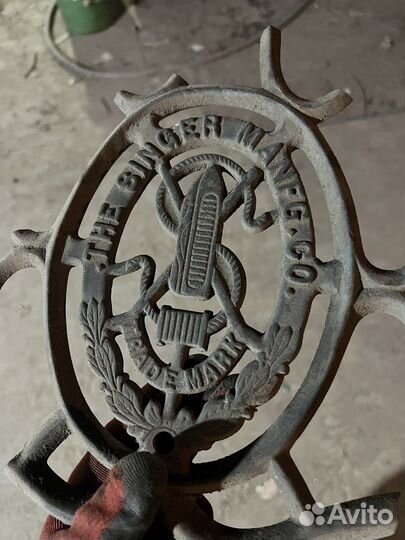 Станина швейной машинки Singer с надписью