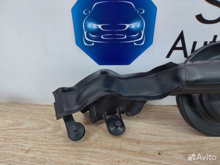 Уплотнительная резинка капота левая Bmw 3 F30